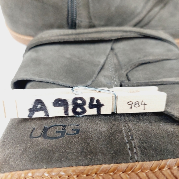 UGG Australia Reid Suede Leather Brown Winter Flat Moccasin Ankle Boots A984 - Picture 11 of 11